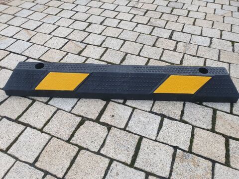 BUT�E 2 STATIONNEMENT  V..A  ---  OBSTACLE 2 ROUE 29 Blanzat (63)