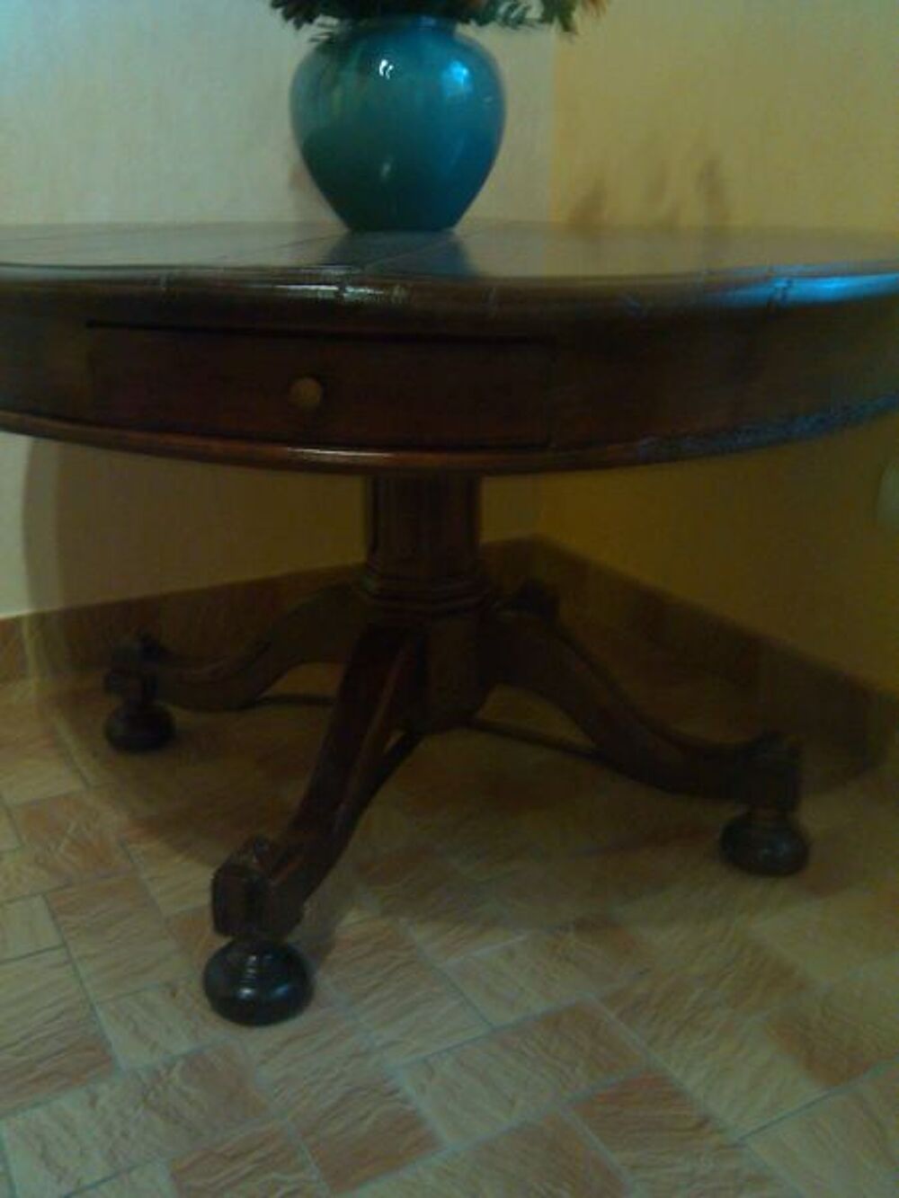 TABLE RONDE &Oslash; 110 cm Meubles