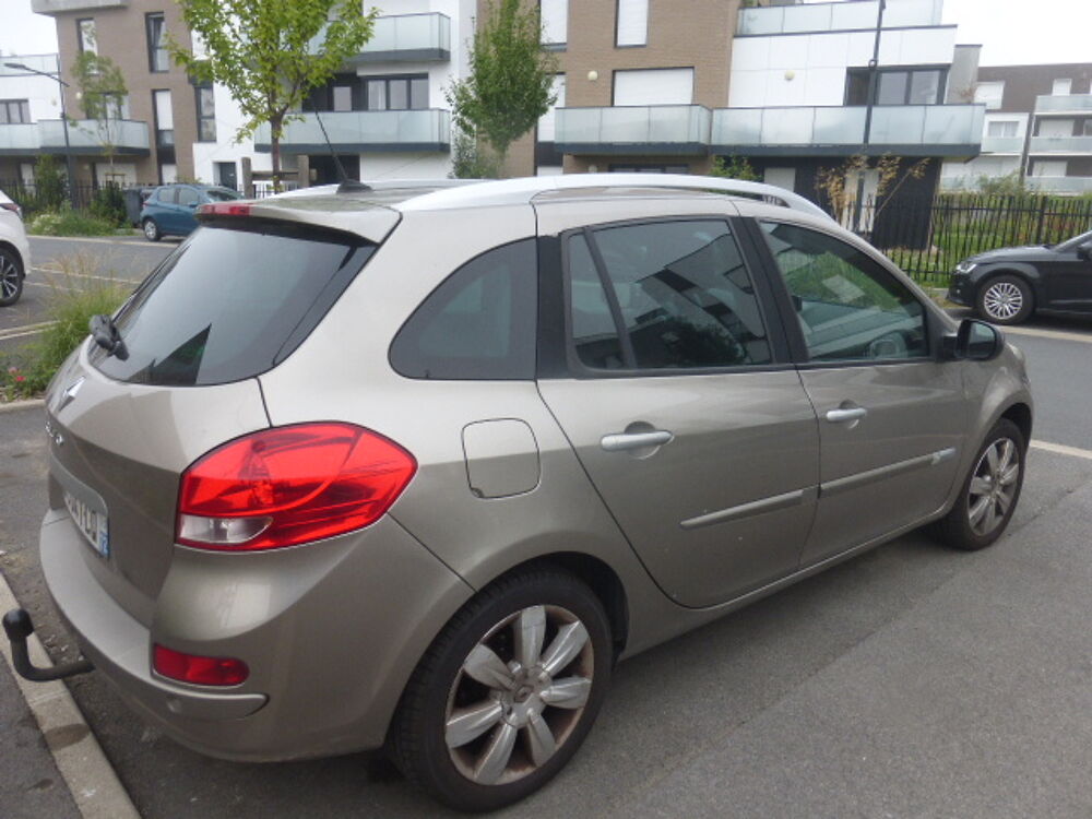 Clio III Estate Clio Estate III dCi 85 eco2 Exception TomTom 2010 occasion 59810 Lesquin