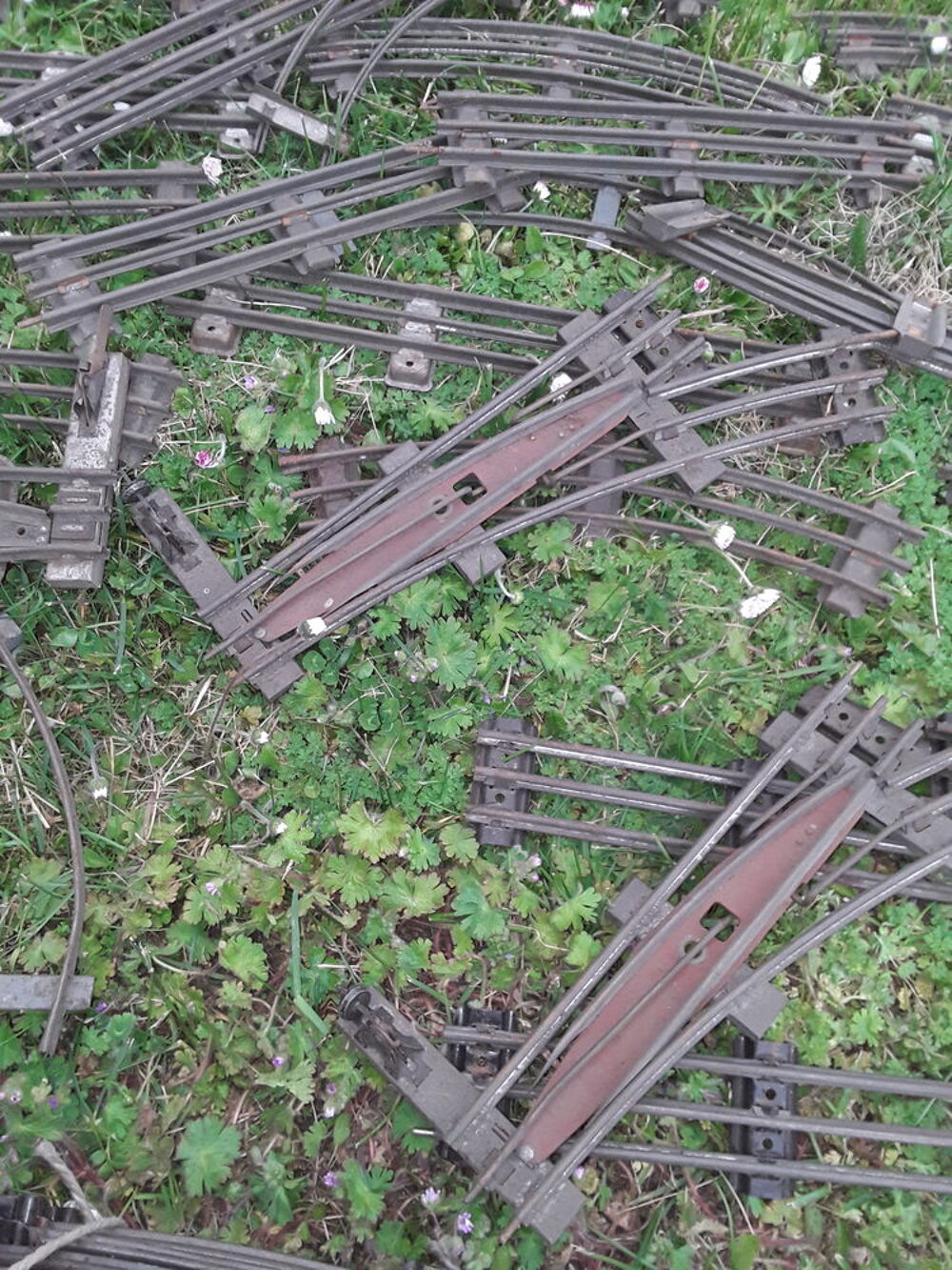 Lot de rails de TRAIN &Eacute;LECTRIQUE Jeux / jouets