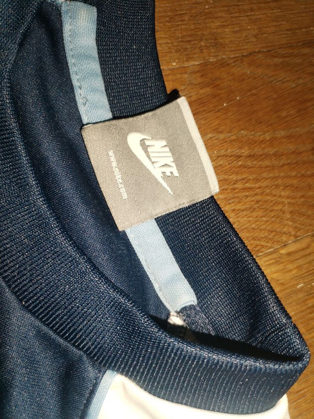 T-shirt NIKE (taille S) Vtements