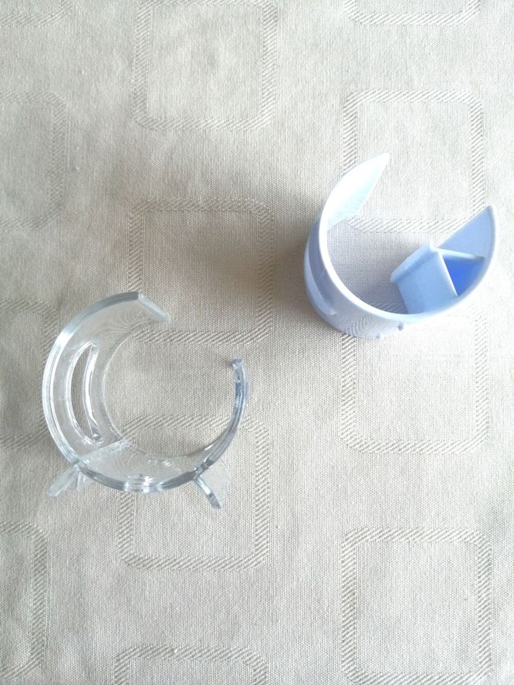 Support universel neuf pour t&eacute;l&eacute;phones portables Tlphones et tablettes