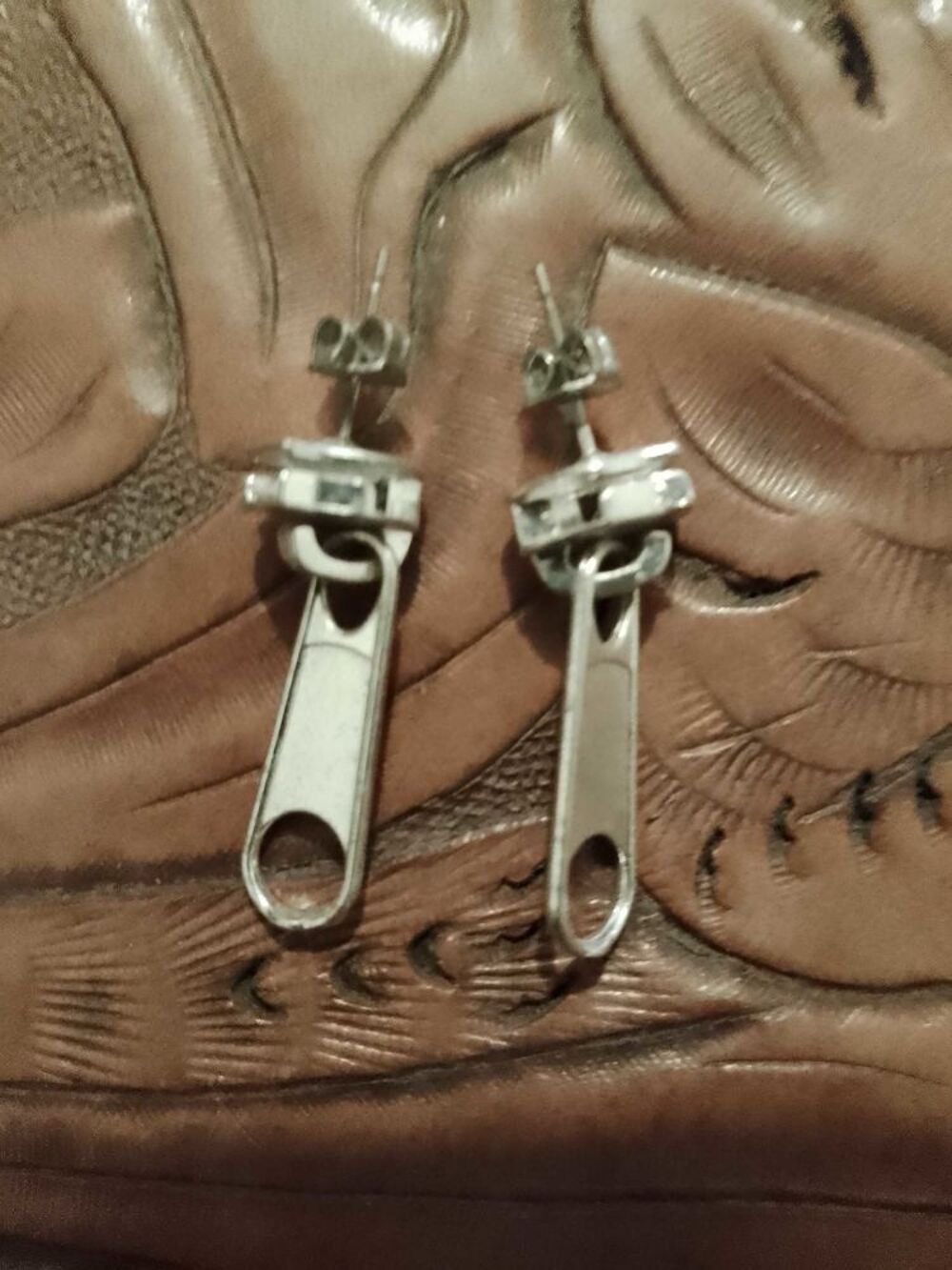boucles d'oreilles argent&eacute;es enfants. Bijoux et montres