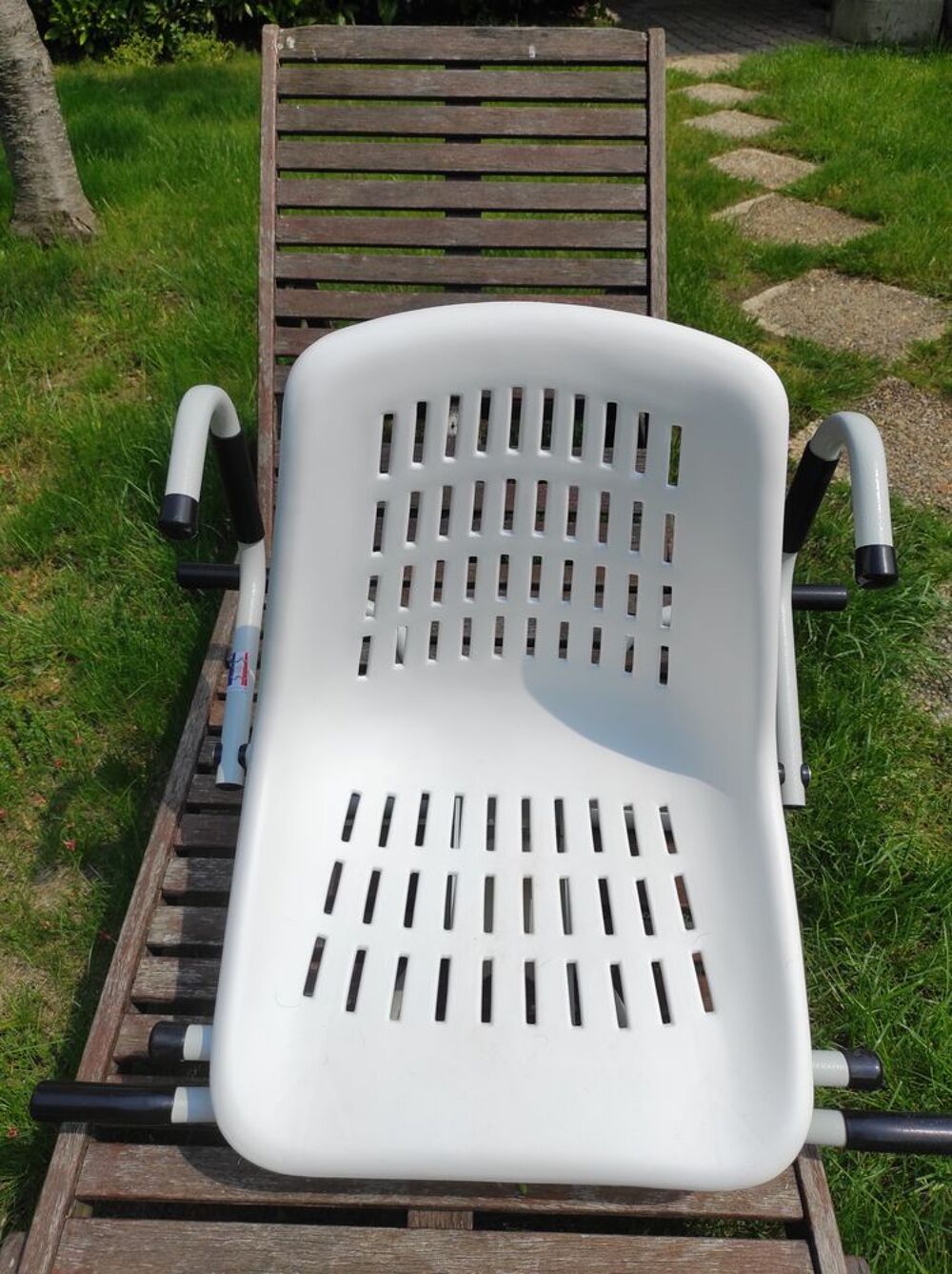 Si&egrave;ge de baignoire pivotant et surelevateur wc Meubles