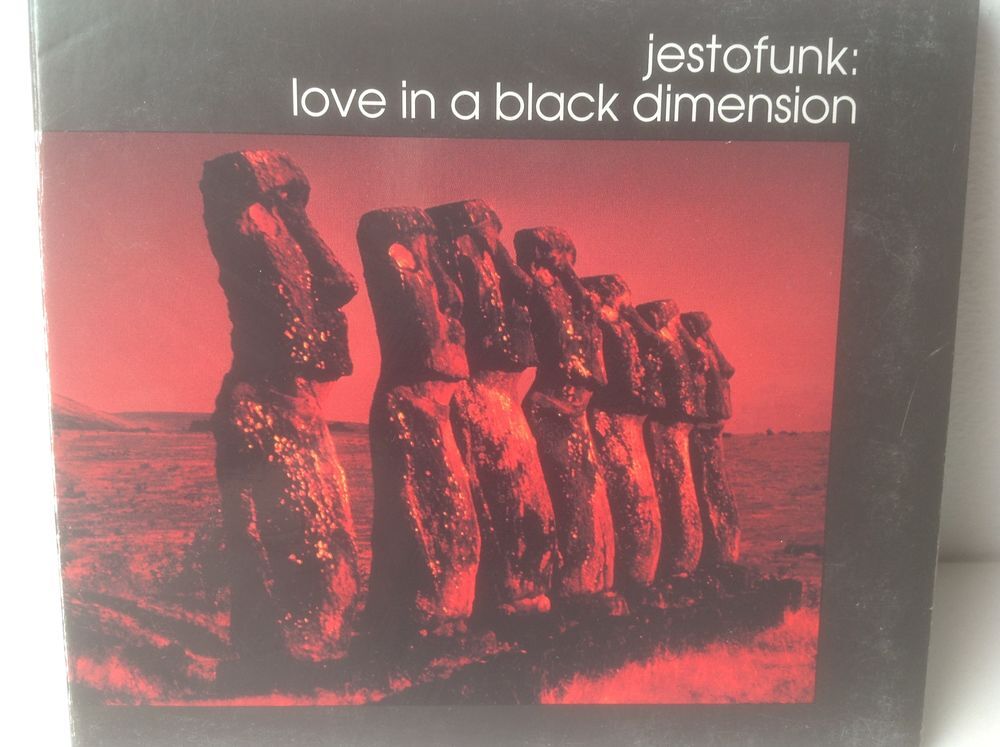 JESTOFUNK LOVE IN A BLACK DIMENSION Envoi Possible
CD et vinyles