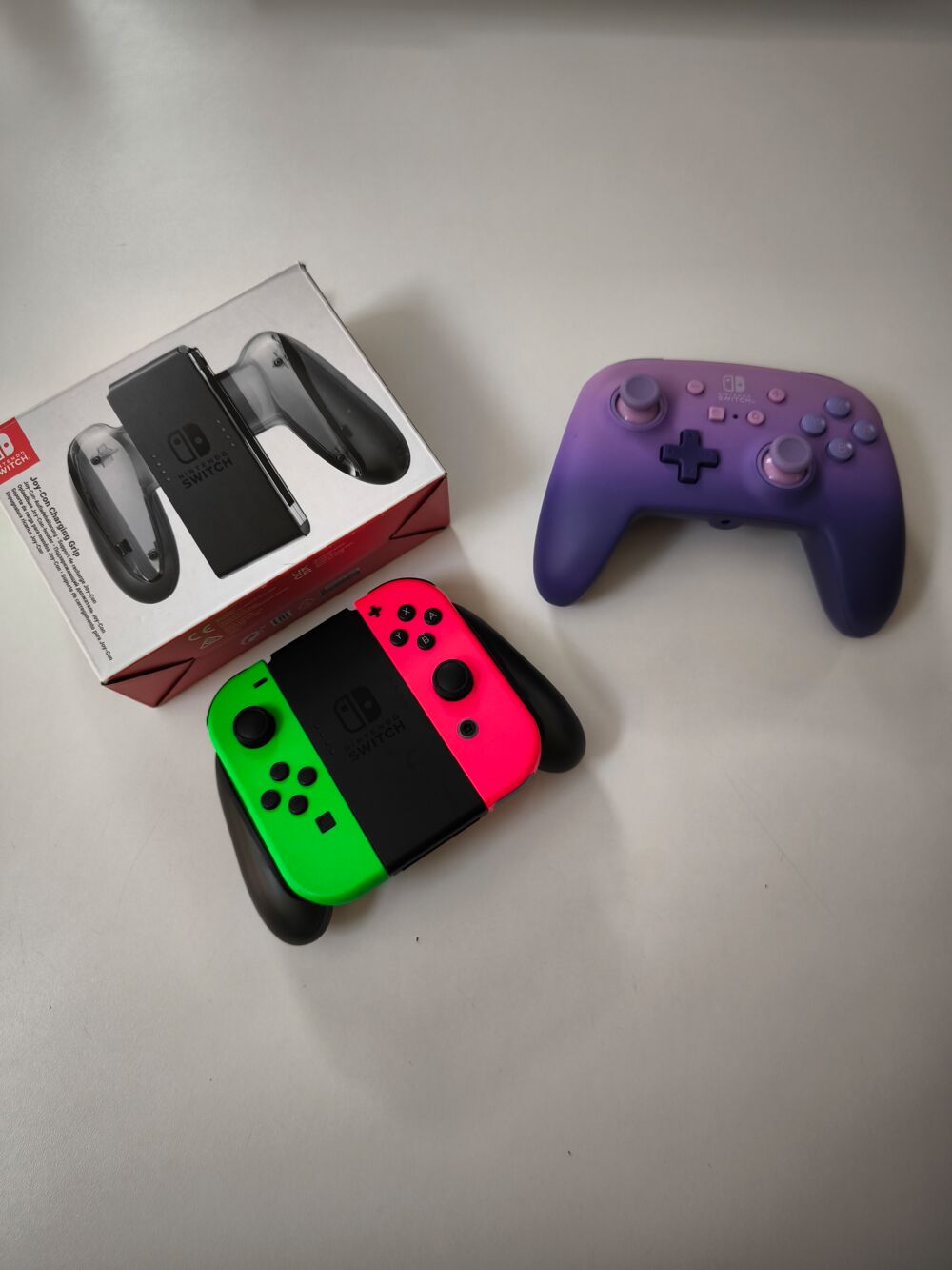 Nintendo switch oled quasi neuve dans sa boite Consoles et jeux vidos