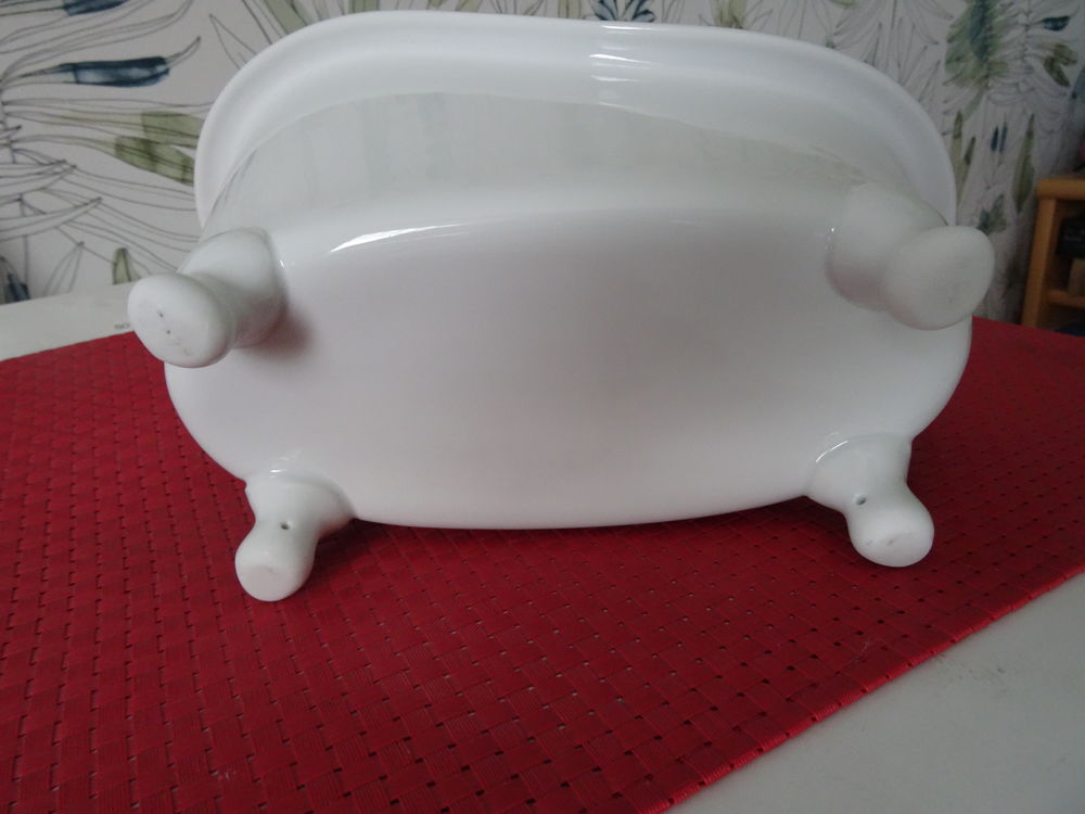 baignoire en c&eacute;ramique neuve Electroménager