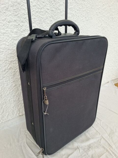 Valise de voyage  20 Vermand (02)