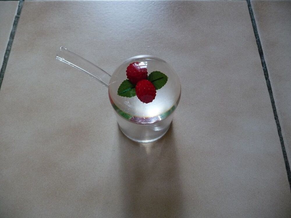 Pot &agrave; confiture framboises et sa cuill&egrave;re ann&eacute;es 80 Cuisine