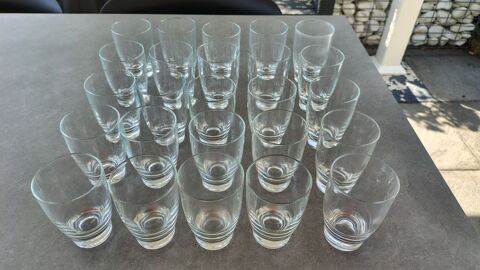 Lot de 25 verres de table multi usageq TBE 25 Nantes (44)