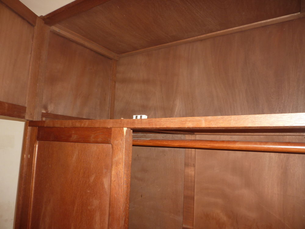 Armoire penderie &agrave; deux niveaux- Portes coulissantes
Meubles