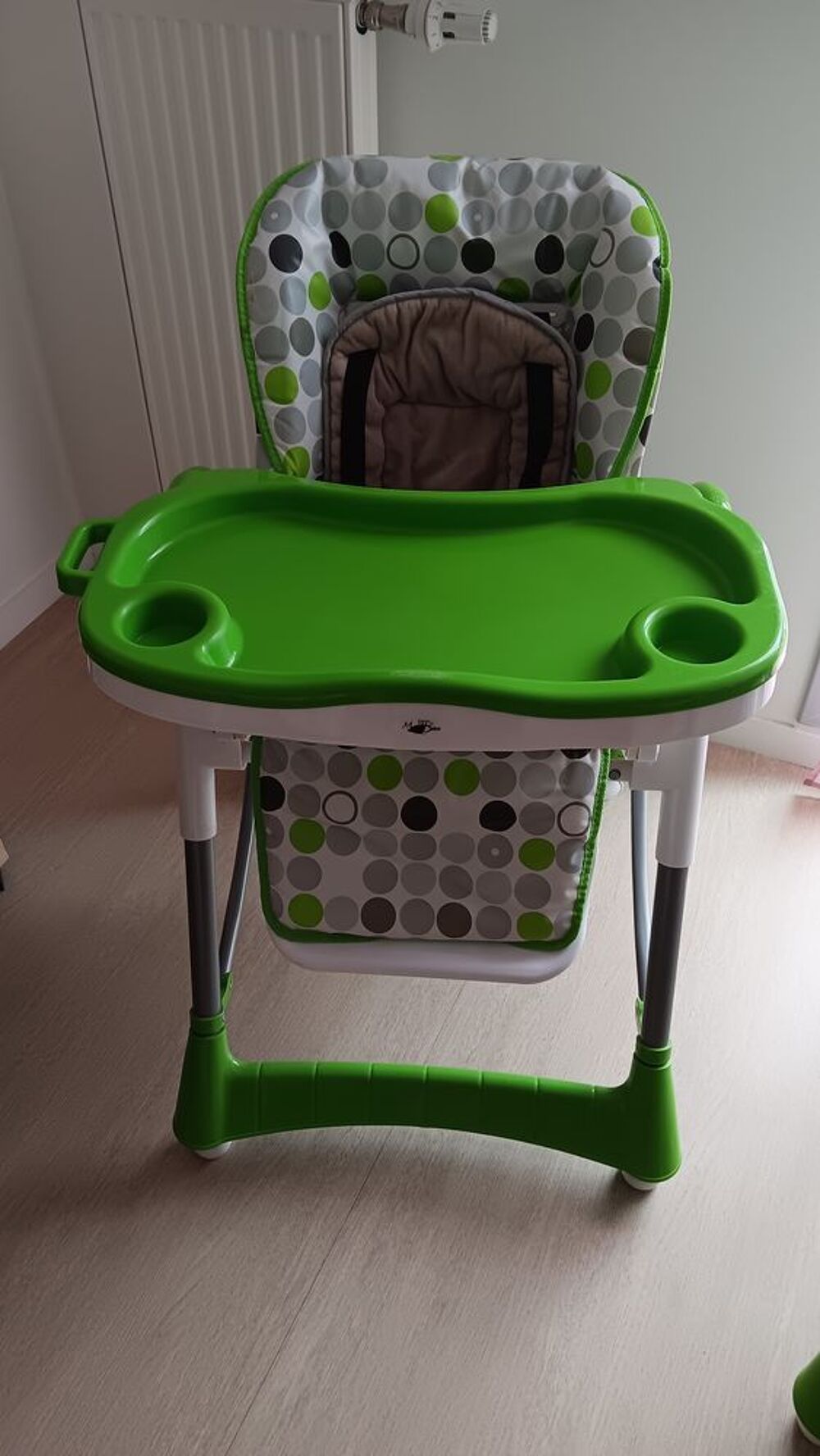 Chaise haute monsieur b&eacute;b&eacute; Puériculture