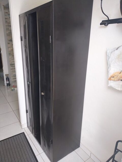 Vestiaire vintage, ancienne armoire metallique 2 portes, por 150 Montigny-sur-Avre (28)
