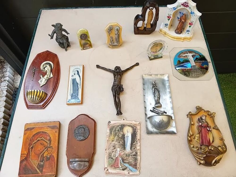 LOT OBJETS RELIGIEUX Décoration