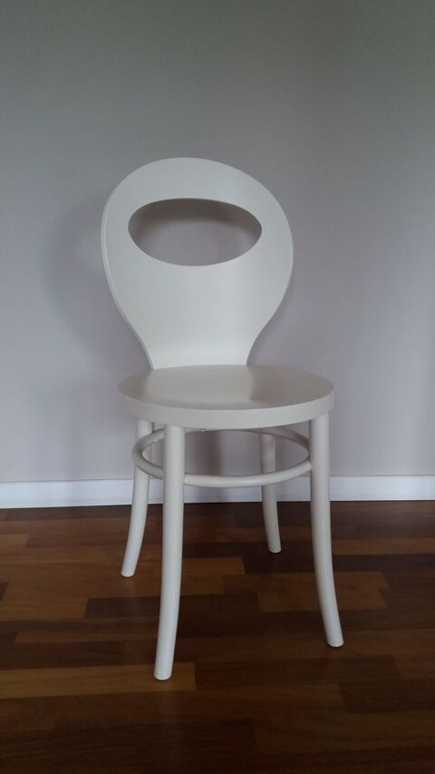 Chaise blanche design 45 Saint-Witz (95)