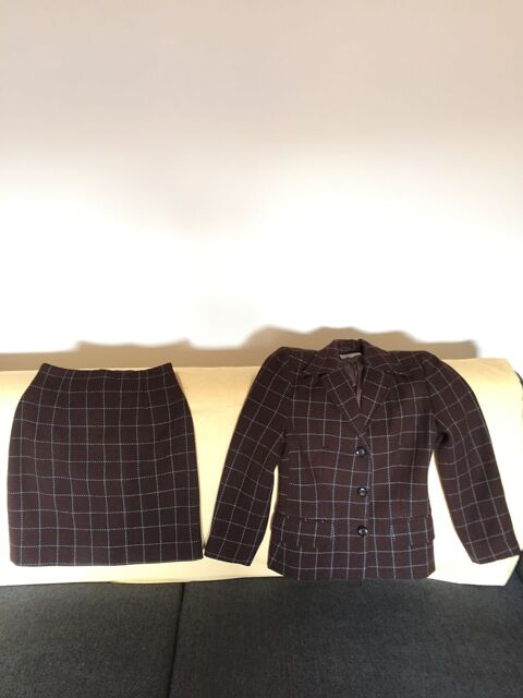Tailleur Mexx à carreaux couleur chocolat. Taille 36 45 Paris 19 (75)