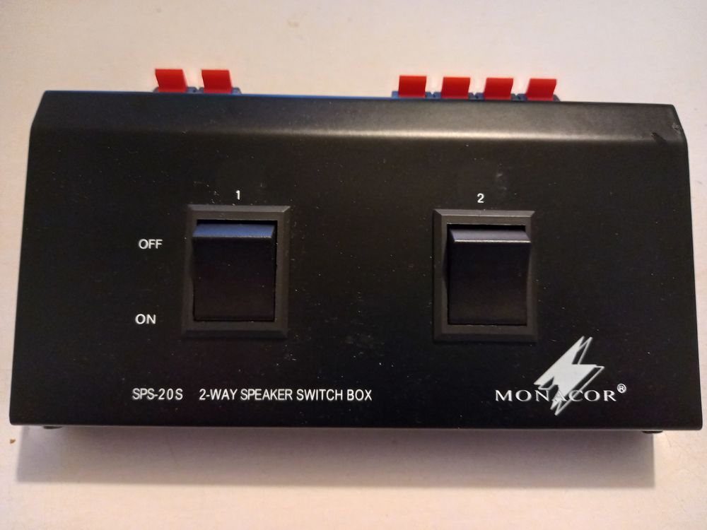 S&eacute;l&eacute;cteur enceintes 2 X 4-8 ohms
Mod&egrave;le SPS - 20S
MONACOR Audio et hifi