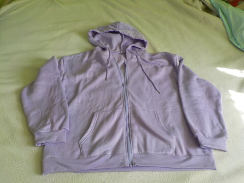 Veste à capuche 8 Eu (76)