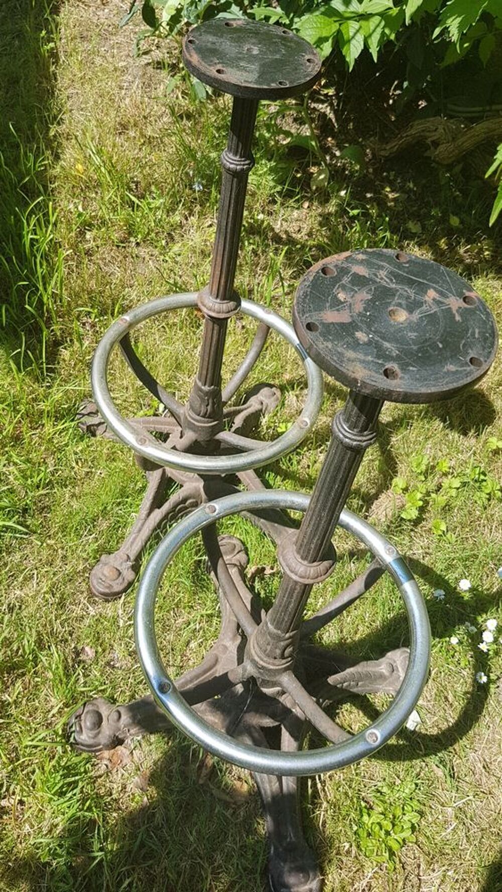 Tabouret ou table fonte ancien Meubles