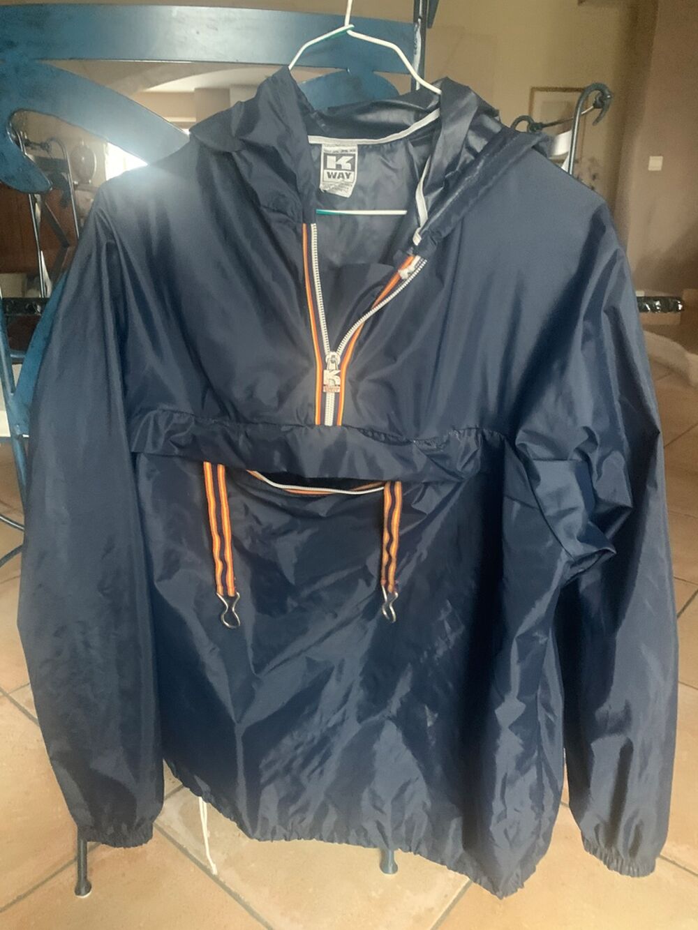 Veste imperm&eacute;able K-Way bleu marine &agrave; capuche Jardin