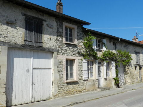   Maison en pierre avec 2 granges attenantes et ses ext�rieurs Maison - 4 pi�ce(s) - 110 m�