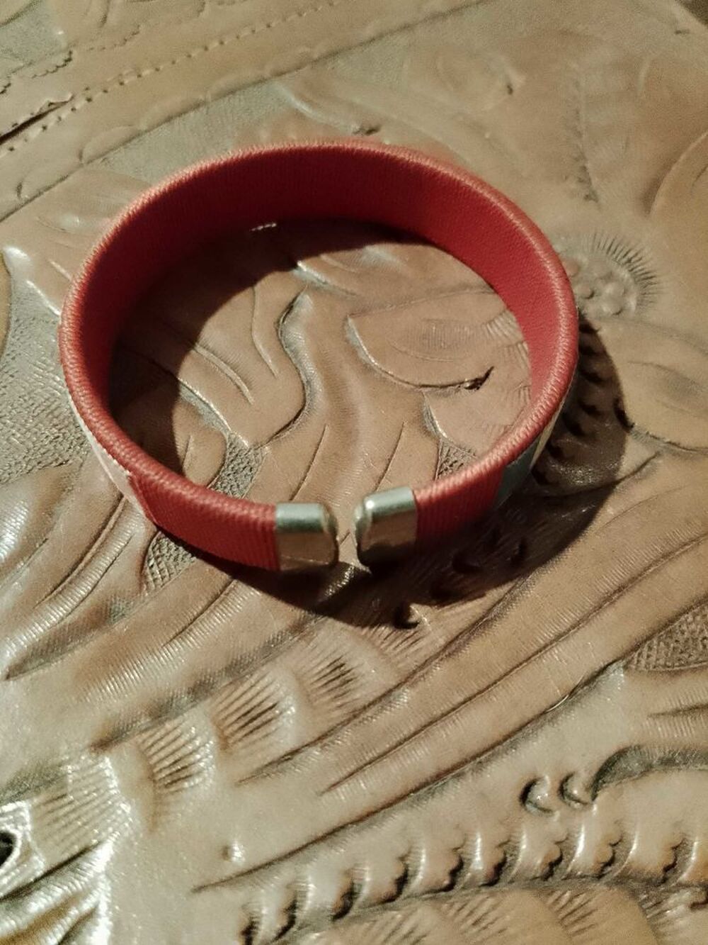 bracelet r&eacute;glable bleu/blanc/rouge France vintage ann&eacute;es 80. Bijoux et montres