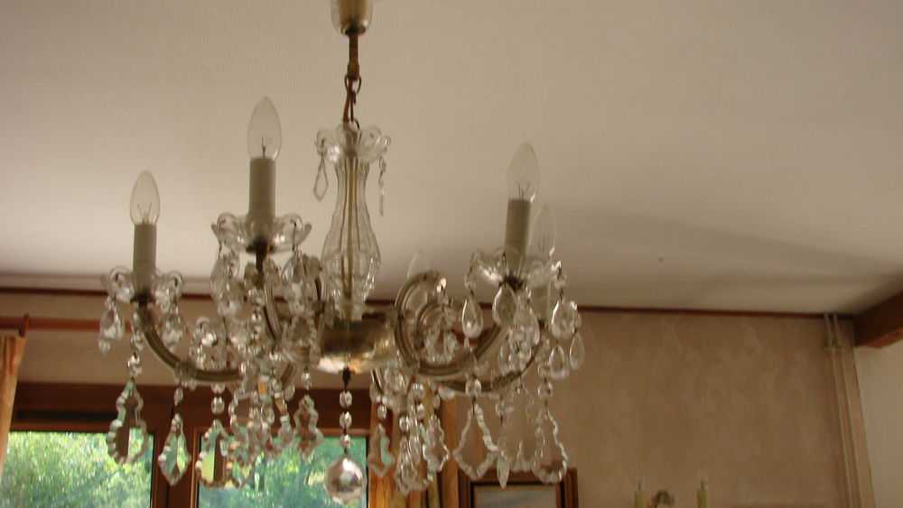 2 lustres et 2 appliques Décoration