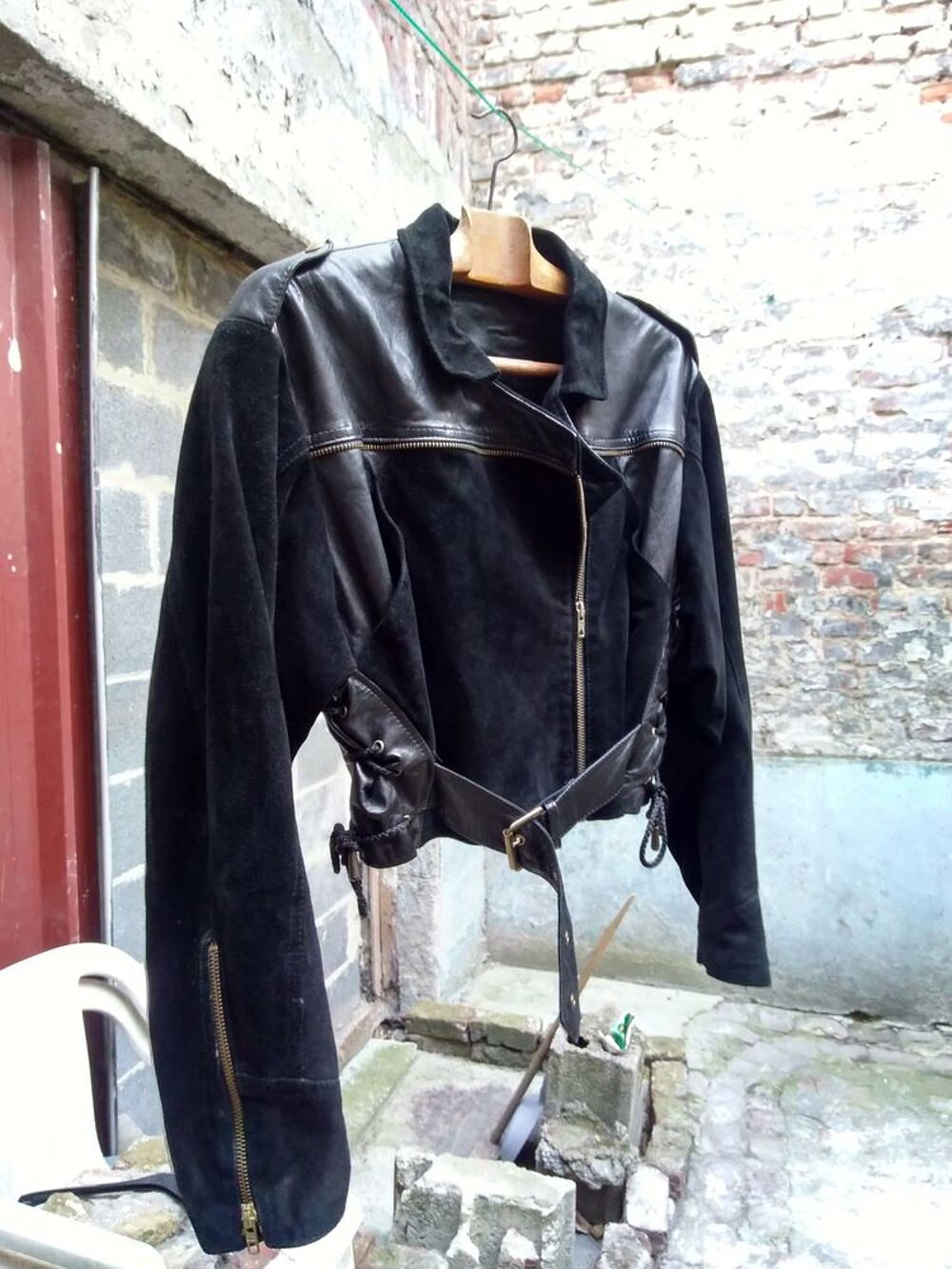 Blouson en cuir &eacute;tat impeccable Vêtements