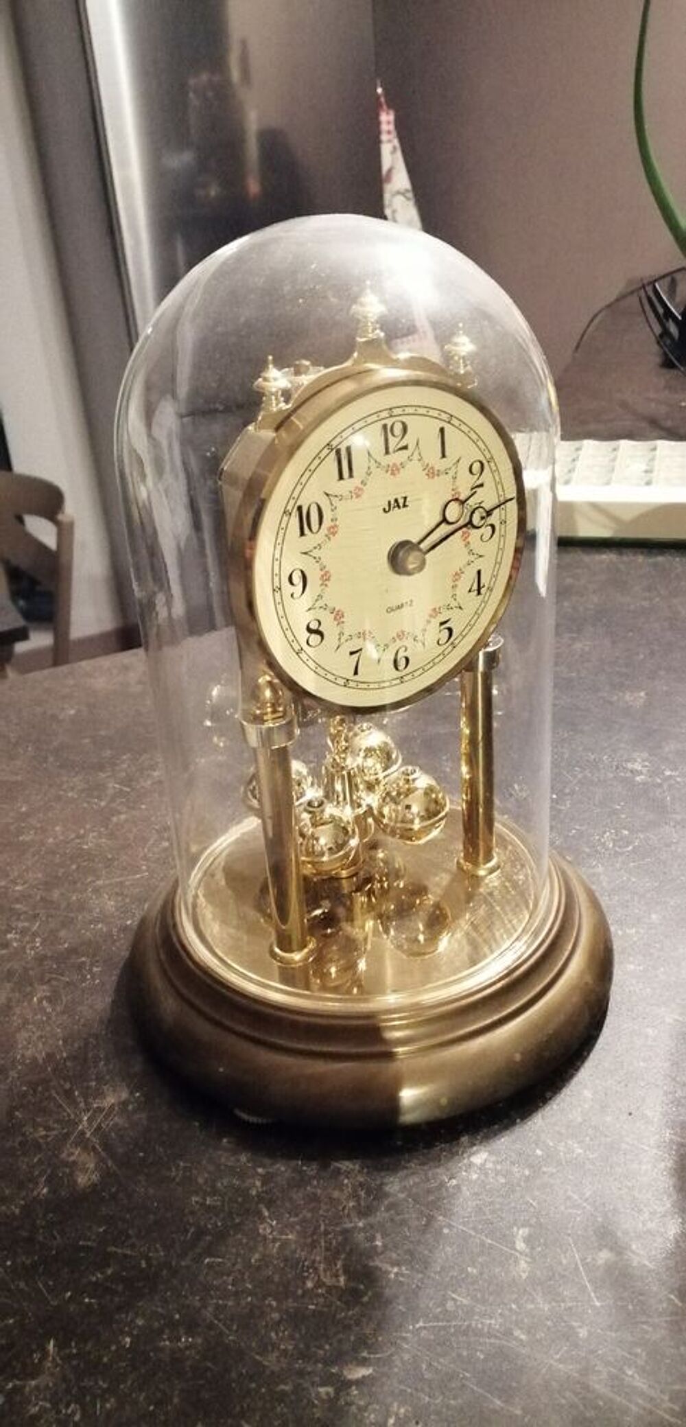 Pendule sous cloche Décoration