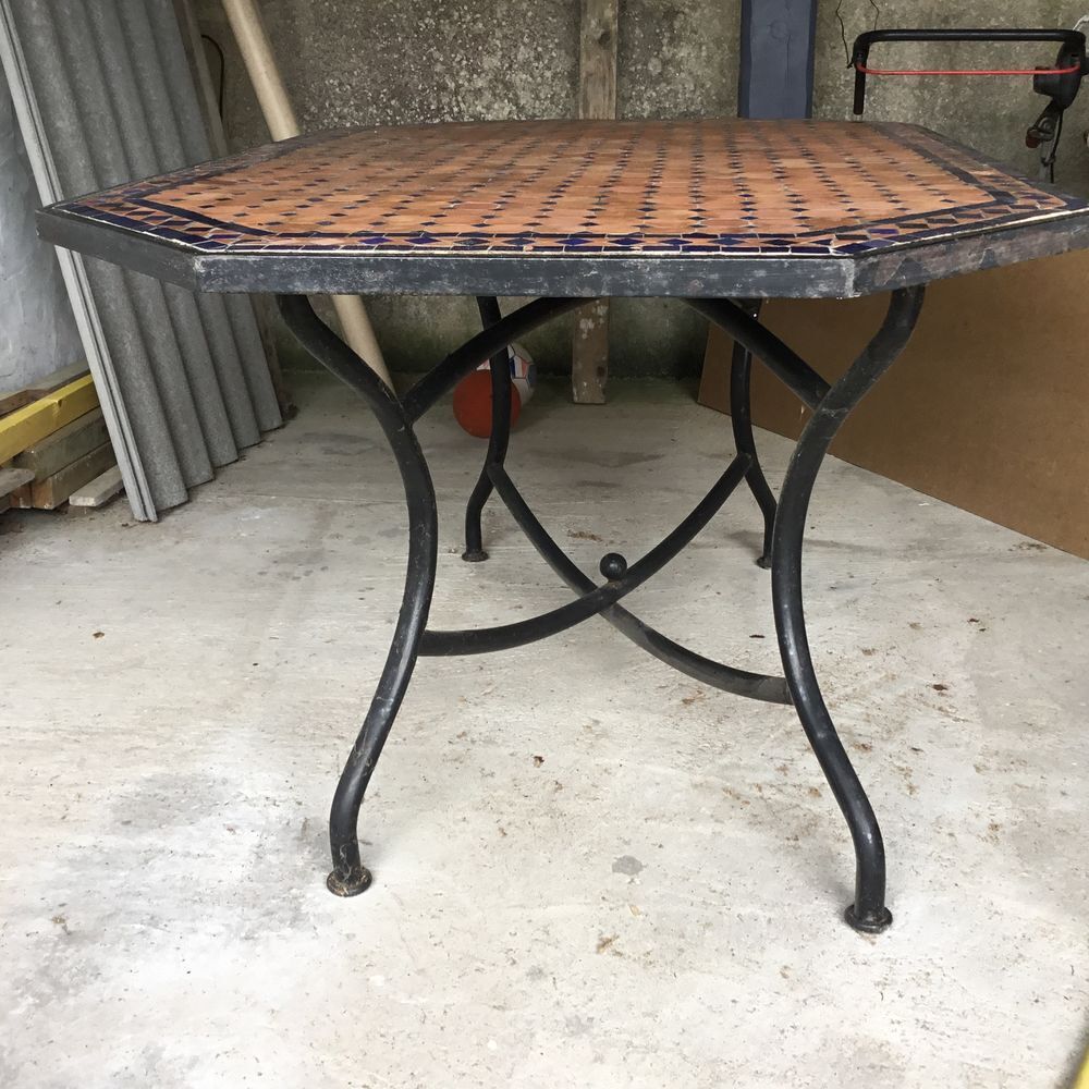 Table octogonale en m&eacute;tal et mosa&iuml;que Meubles