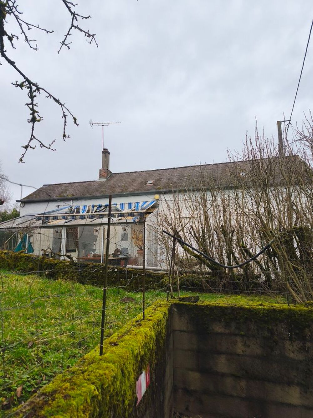 Vente Maison Billy. Maison 2 ch combles garage 1.2 hectare Billy-chevannes