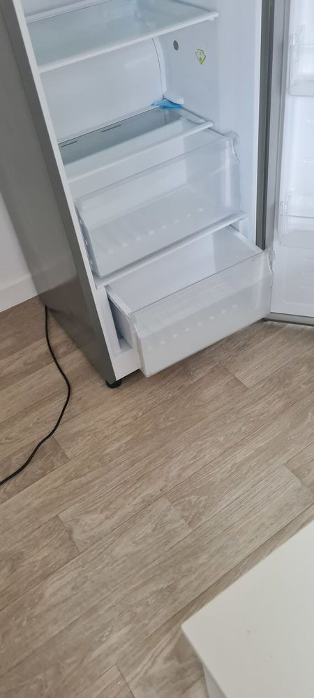 Frigidaire Armoire No Frost Electroménager