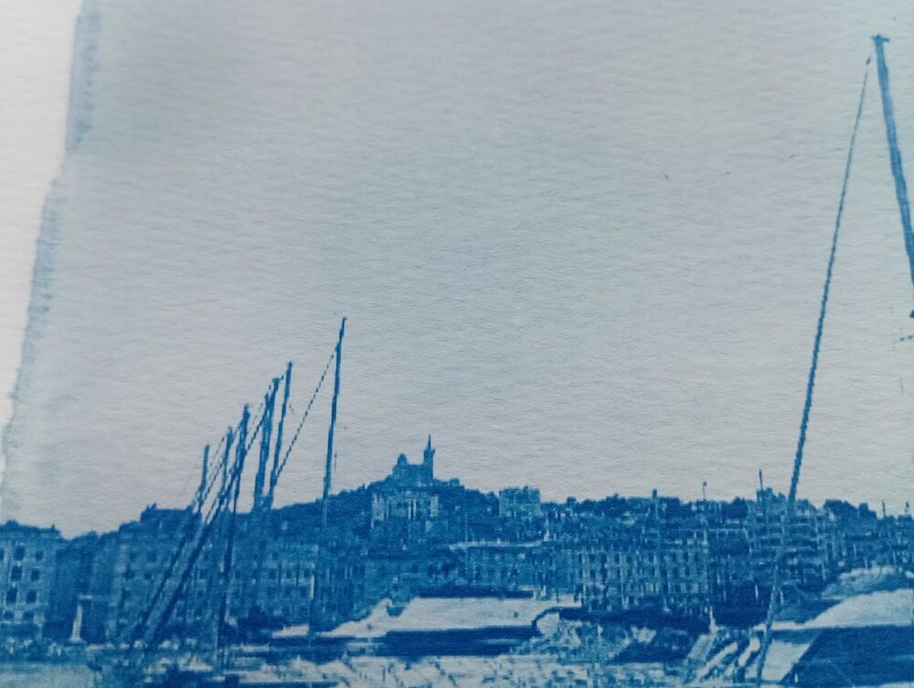 Photographie en Cyanotype, Proc&eacute;d&eacute; Photographique 1842, Bleu de Prusse, "Vieux Port de Marseille", 20,8cm/16,5cm, &eacute;tat neuf Décoration