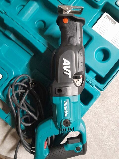 SCIE SABRE MAKITA AVT FILAIRE Fréjus (83)