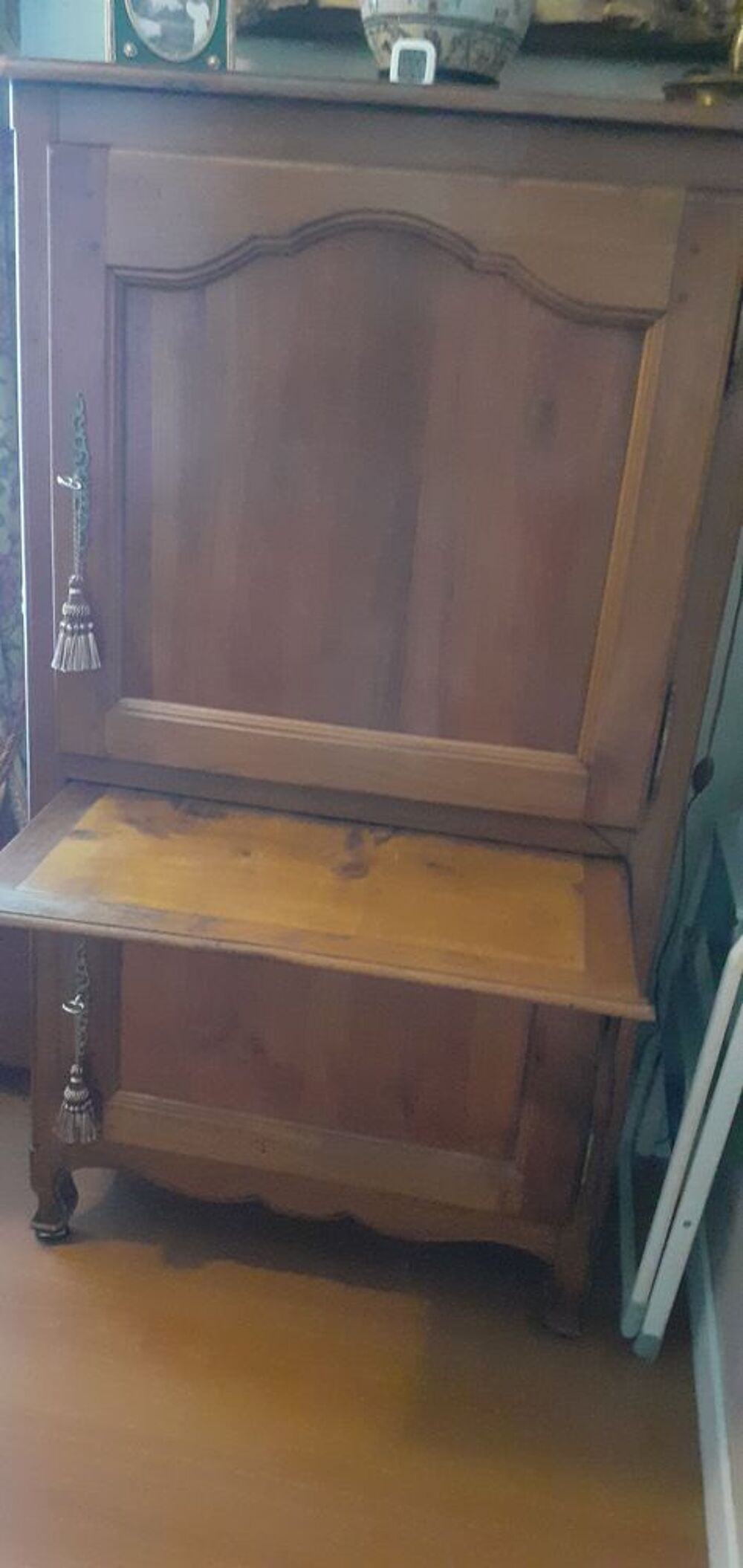MEUBLE ANCIEN POUR RANGEMENT OU TELE OU INFORMATIQUE Meubles