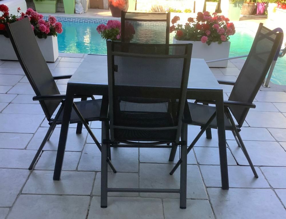 TABLE &amp; FAUTEUILS DE JARDIN Meubles