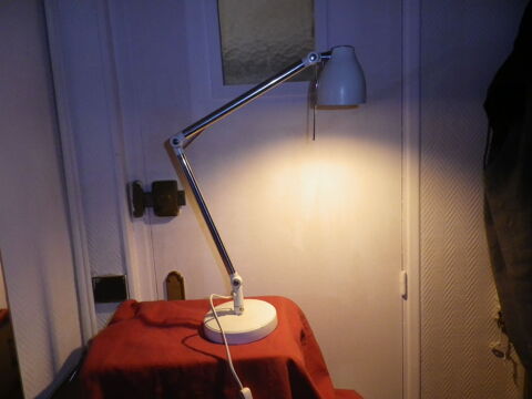 Lampe de bureau articule IKEA modle Tral 70 Fontenay-le-Fleury (78)