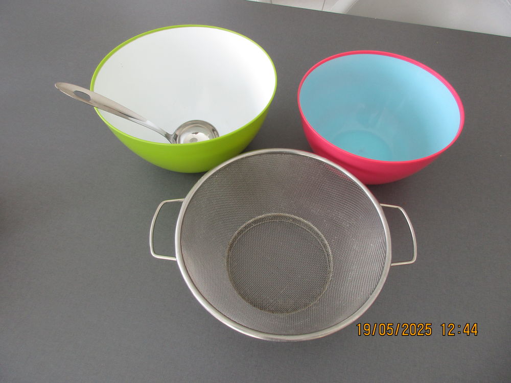 1 lot de vaisselle neuve incassable de qualit&eacute; pour camping Sports