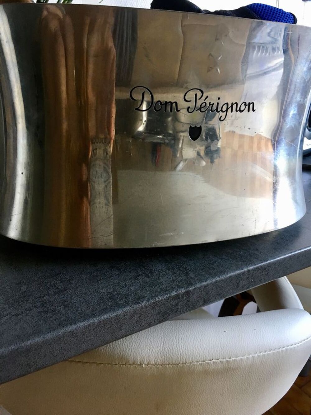 Vasque &agrave; champagne Dom P&eacute;rignon en &eacute;tain Cuisine