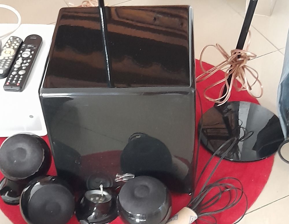 Home cinema DENON + projecteur Sanyo et cabasse pack eole Audio et hifi
