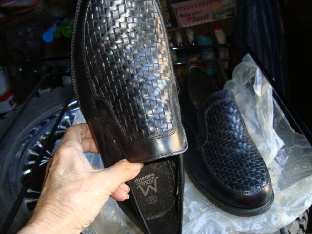 mocassins tress&eacute;s cuir neuf souple noir P 44 Chaussures