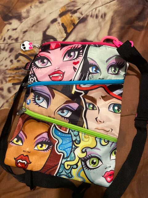 Sac  dos monster high 15 Jassans-Riottier (01)