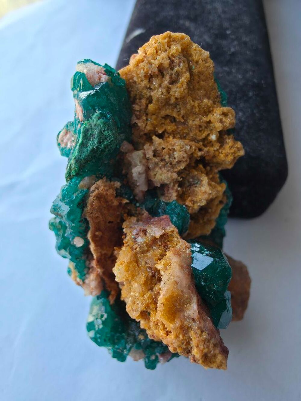 Splendide Min&eacute;ral Dioptase sur Matrice-Congo (RDC)-59g 