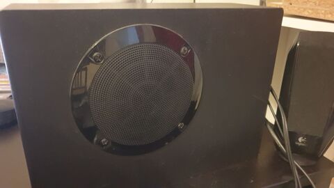 Kit Enceintes 2.1 Logitech S220 Noir - Complet avec Tlcomm 20 Angers (49)