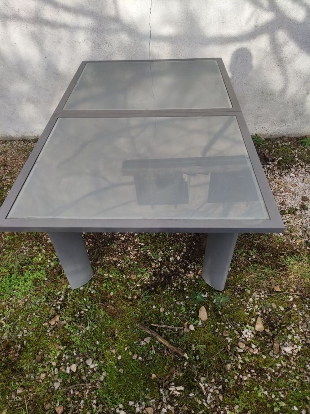 table en verre avec 6 chaises. Meubles