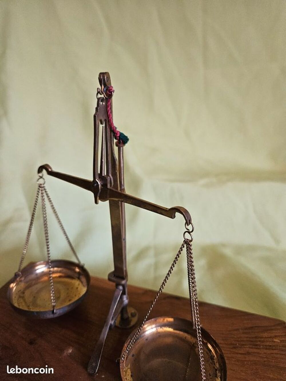 Petite balance de pr&eacute;cision, vintage pour peser m&eacute;taux pr&eacute;ci 