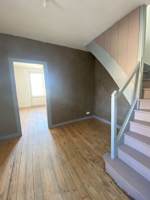   1900 rénovée/louée  DPE C 3 chambres cour & jardin
Maison - 4 pièce(s) - 78 m²