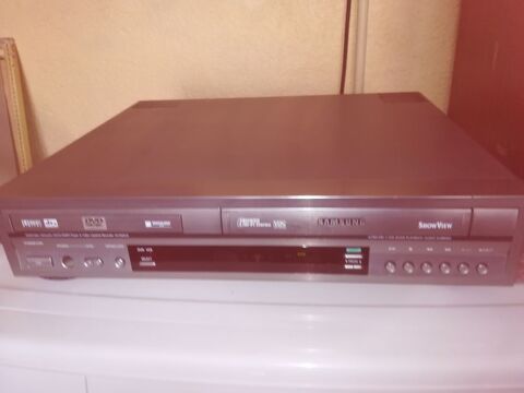 COMBINE LECTEUR DVD / CASSETTE VHS 80 Le Bois-d'Oingt (69)