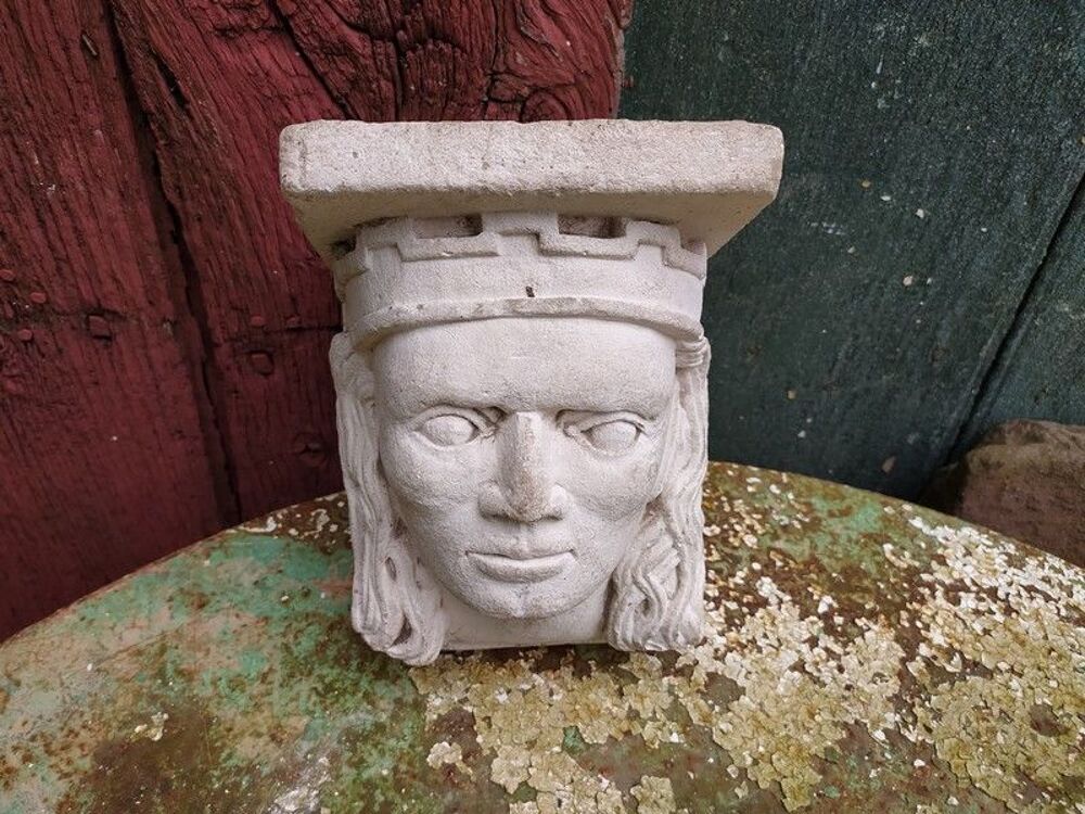Sculpture Corbeau T&ecirc;te Homme Roi M&eacute;di&eacute;val Ornementation
Décoration