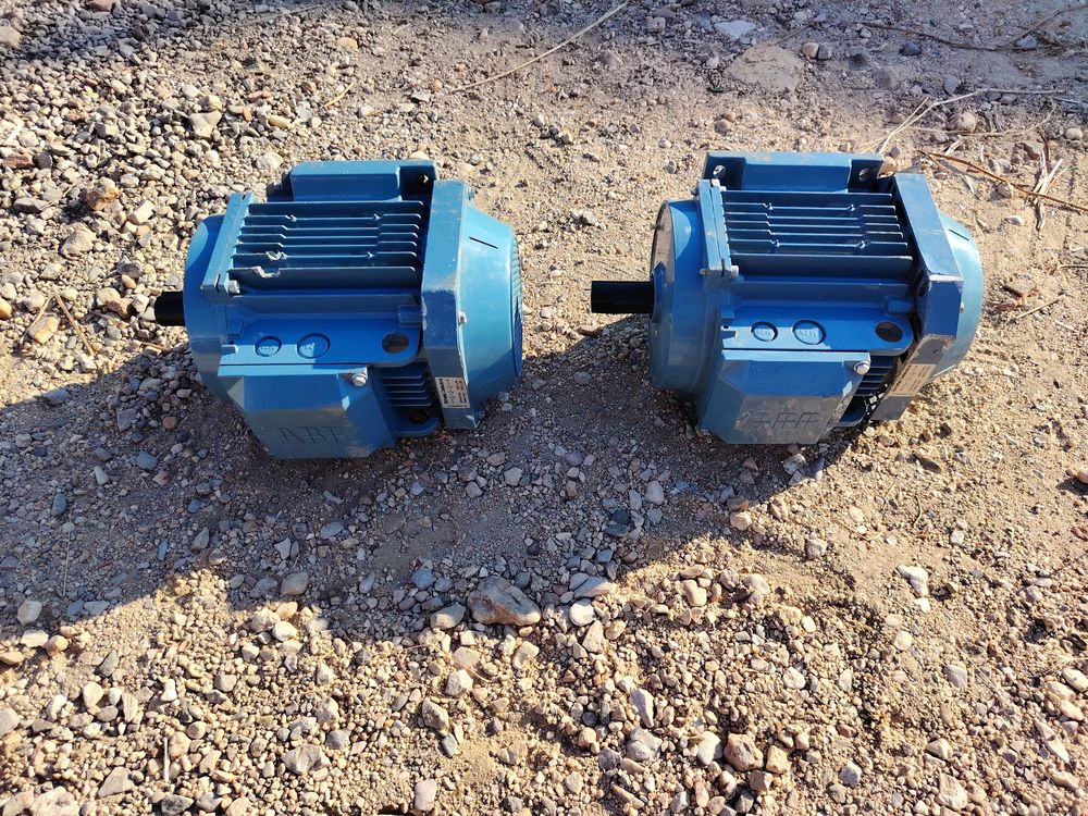 Moteur triphase ABB 90L1 2.2 kw 2875t/mn 3cv Bricolage